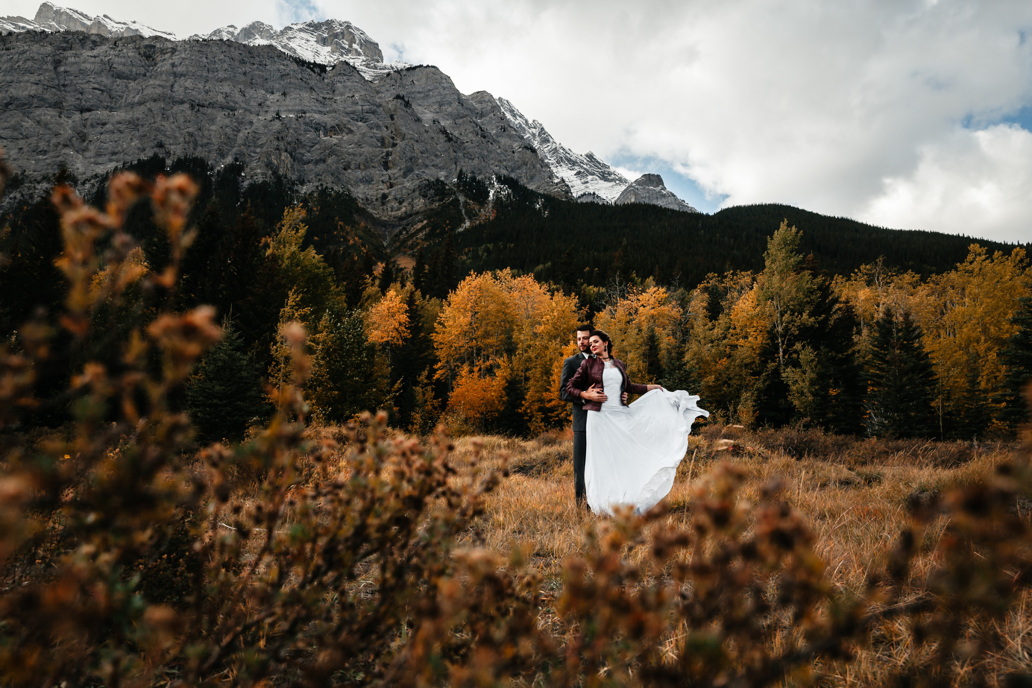 Autumn Edgy Mountain Elopement – Banff National Park