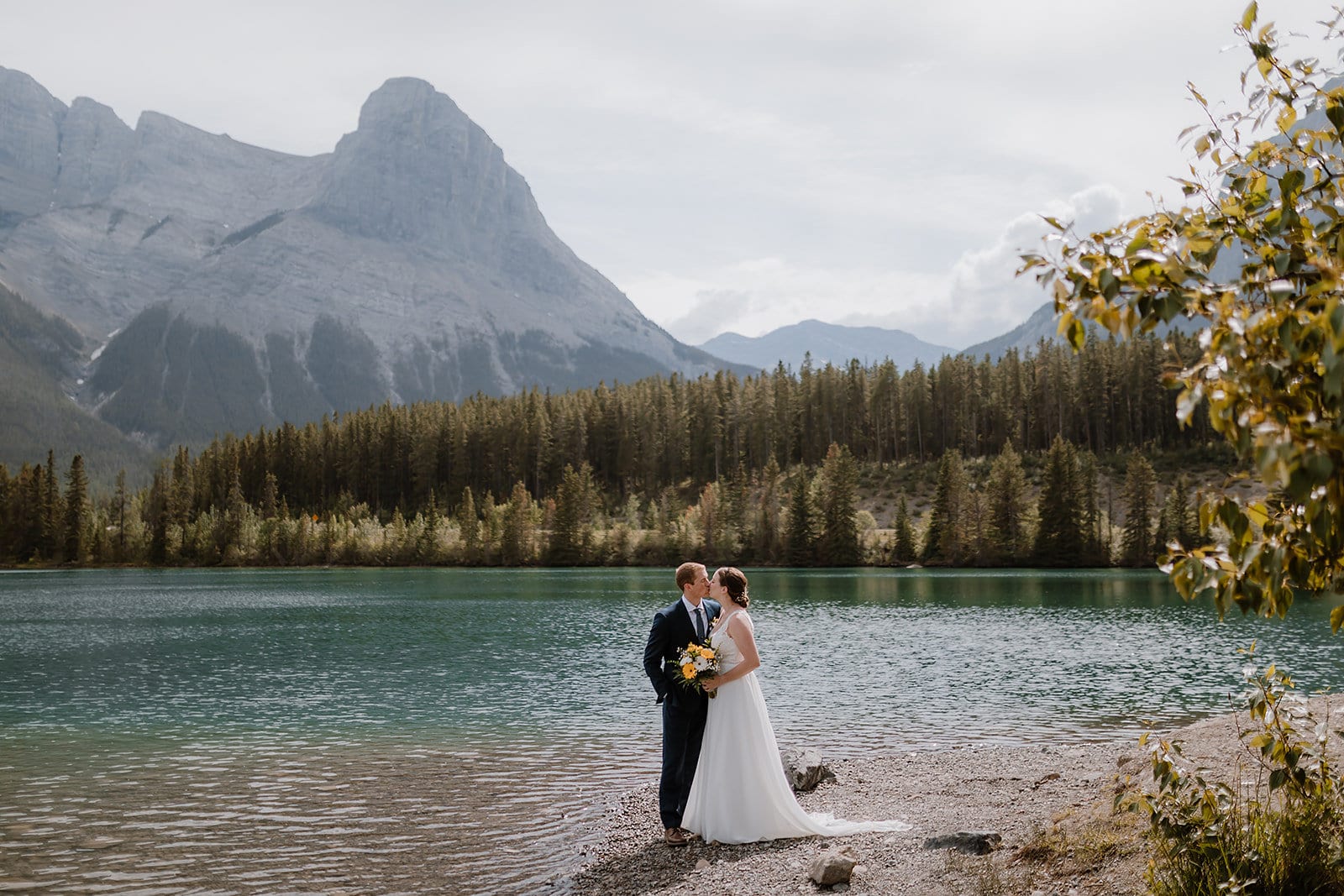 WEDDING AT QUARRY LAKE IN CANMORE, AB