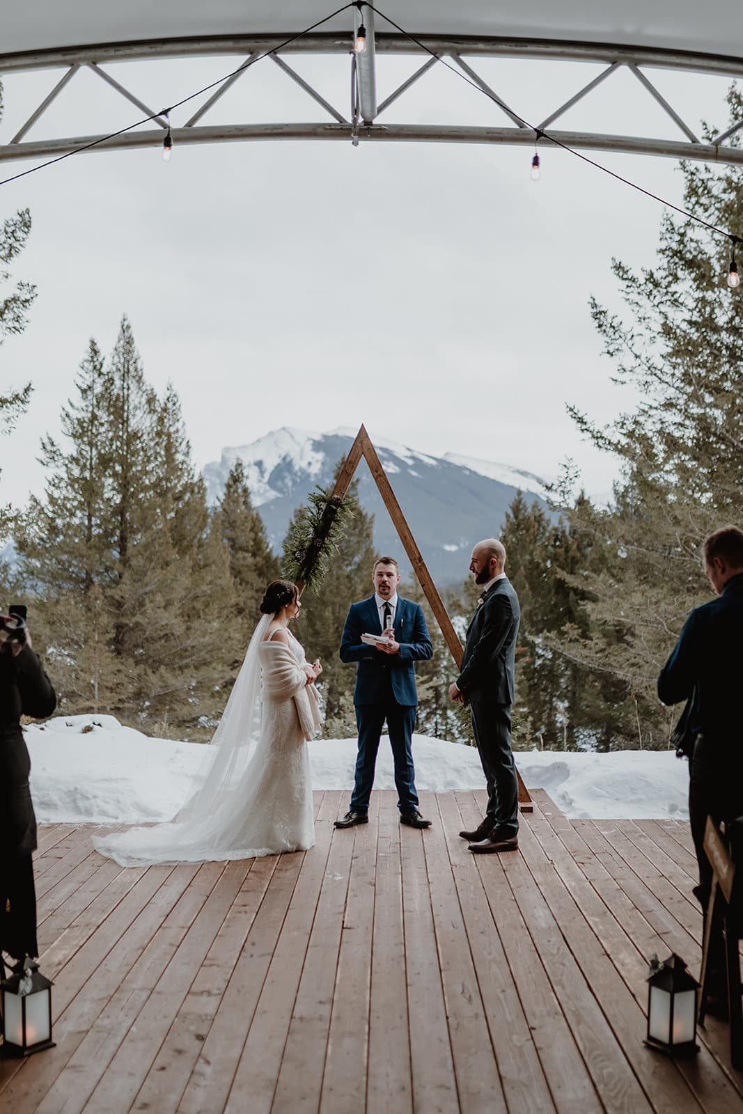 WEDDING CEREMONY AT STEWART CREEK GOLF IN CANMORE, AB